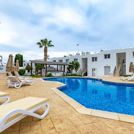 Celine Apartment Peyia