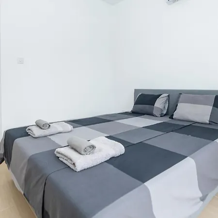 Celine Apartment Peyia